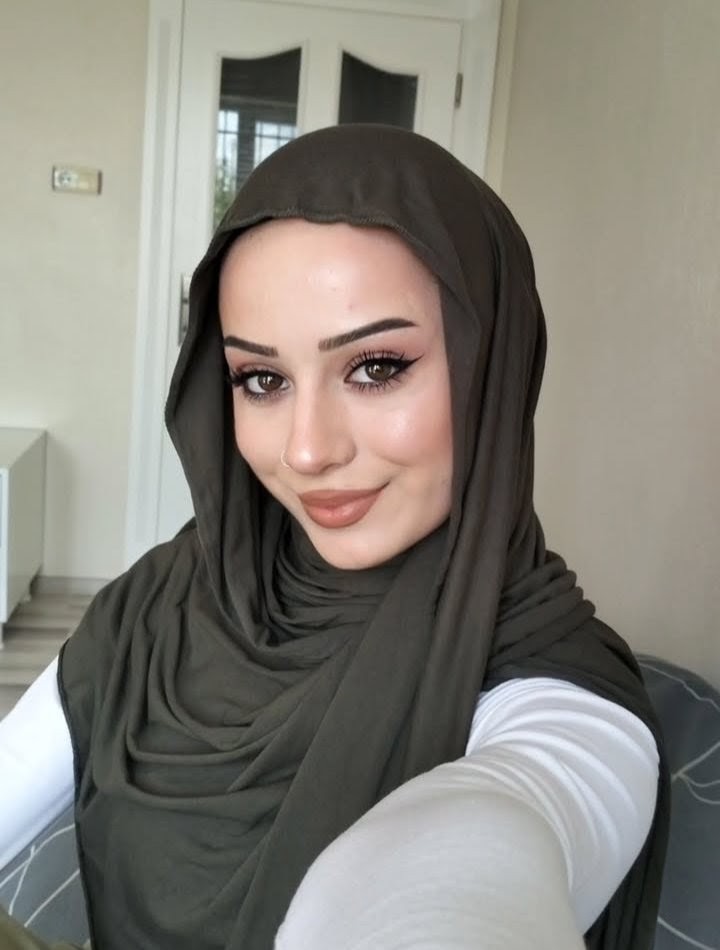 Kemalpaşa Jigolo Escort Berrak
