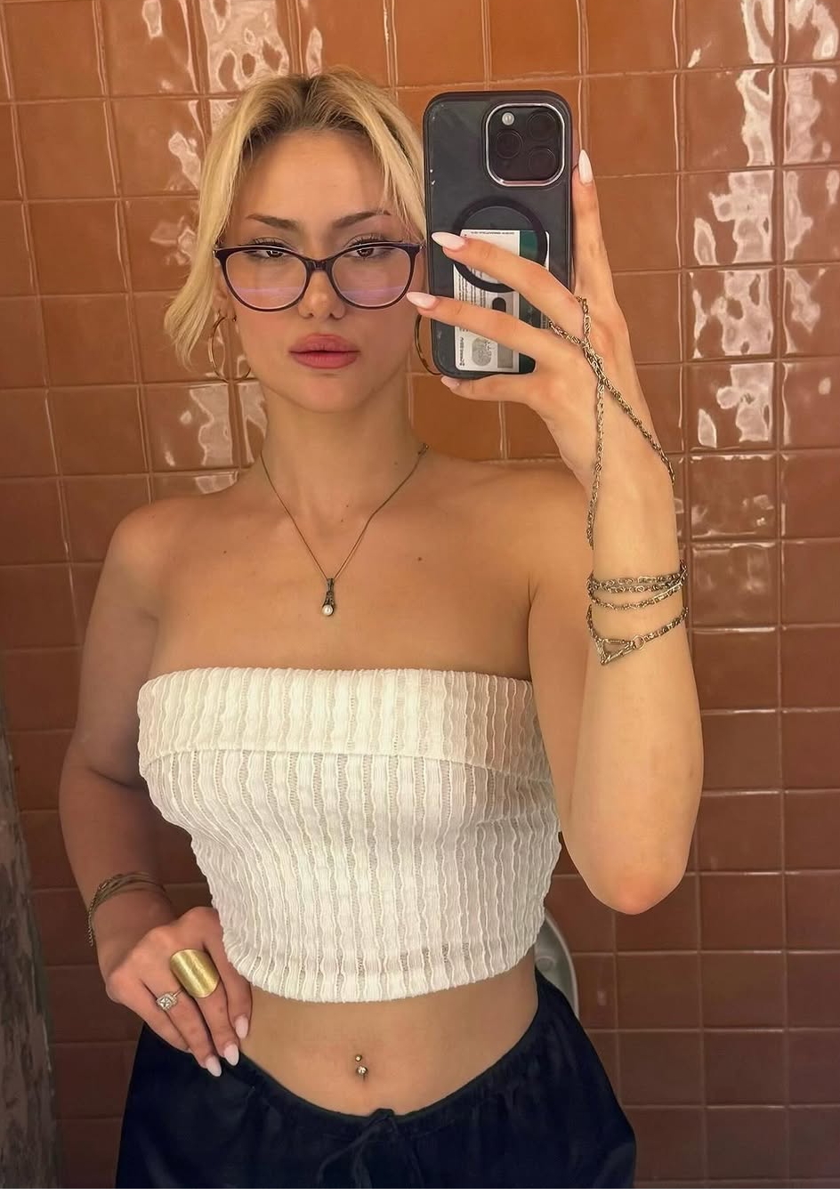 Akçaören Karizmatik Partner Escort Hicran